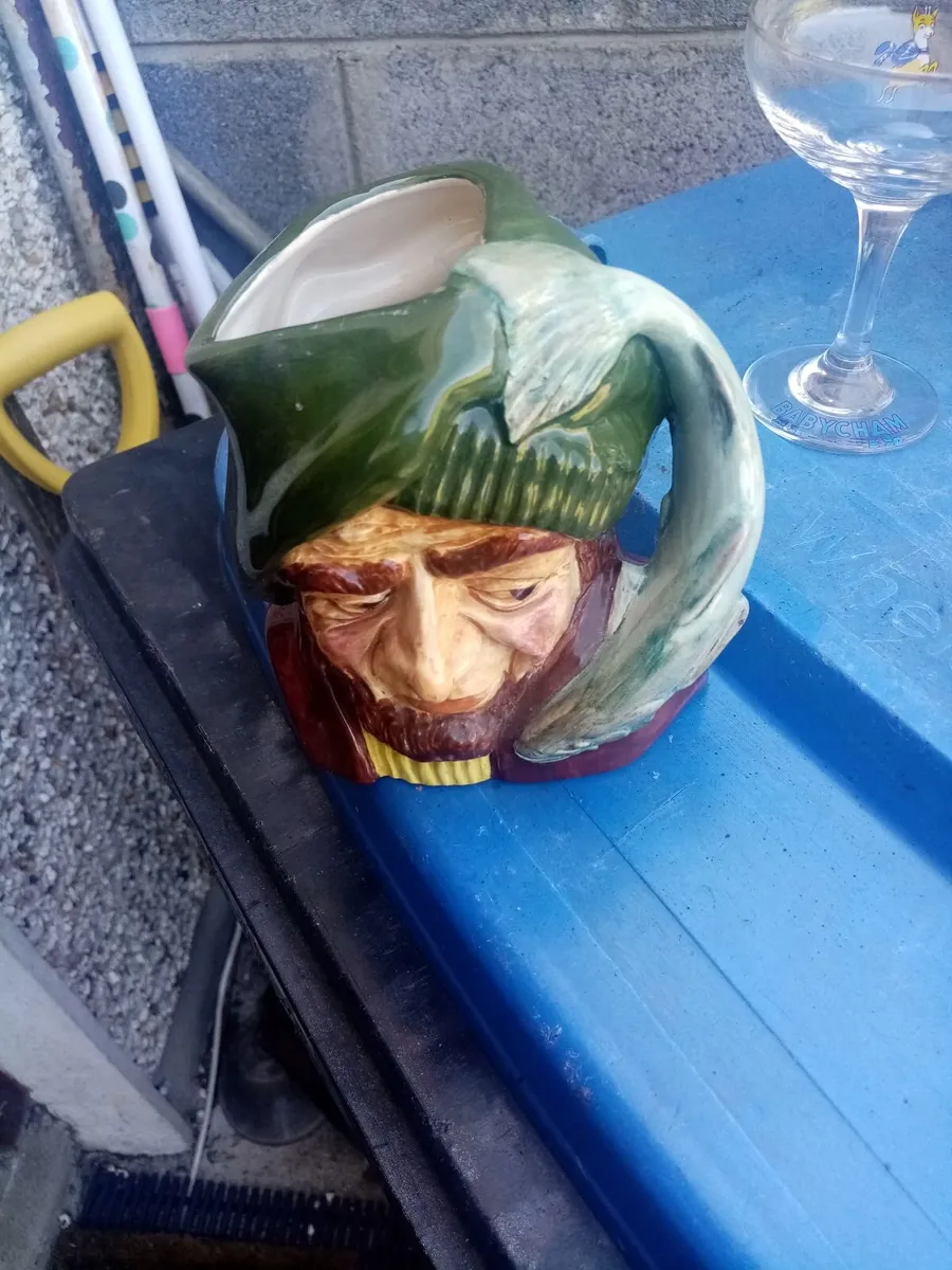Collectables Home Bar - Image 3