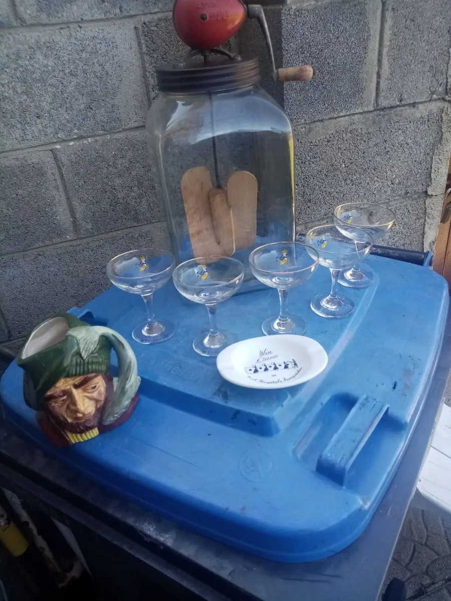 Collectables Home Bar - Image 4