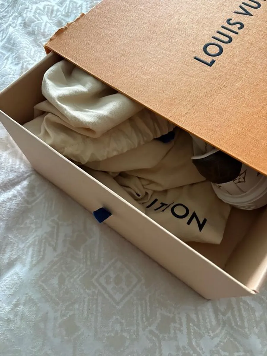 louis vuitton runners - Image 2