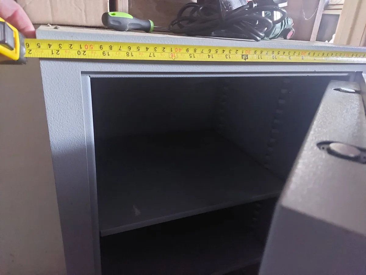Large safe fire resiste - Image 4