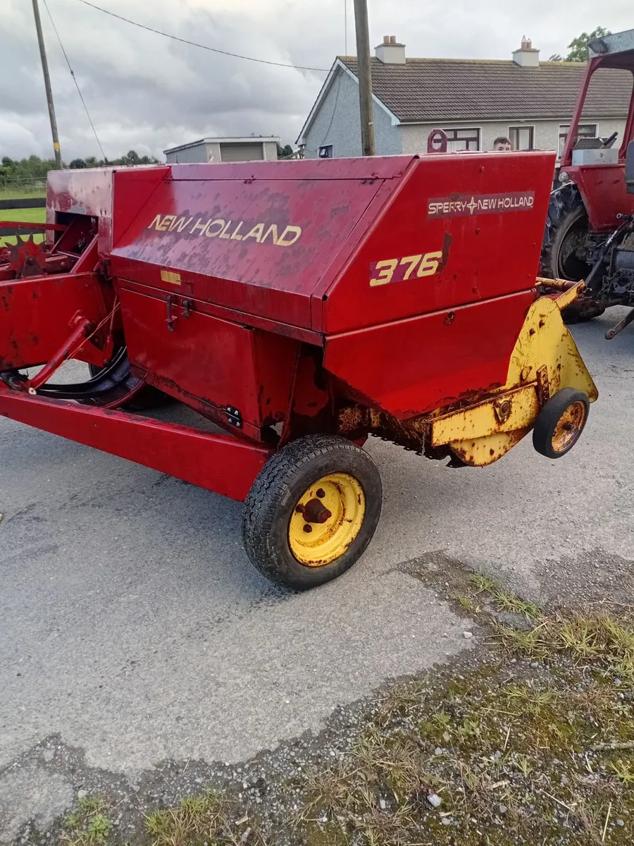 New Holland 376 Square Baler - Image 2