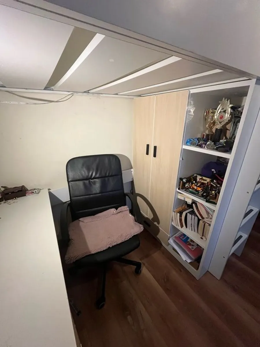 Loft bed frame - ikea - Image 4