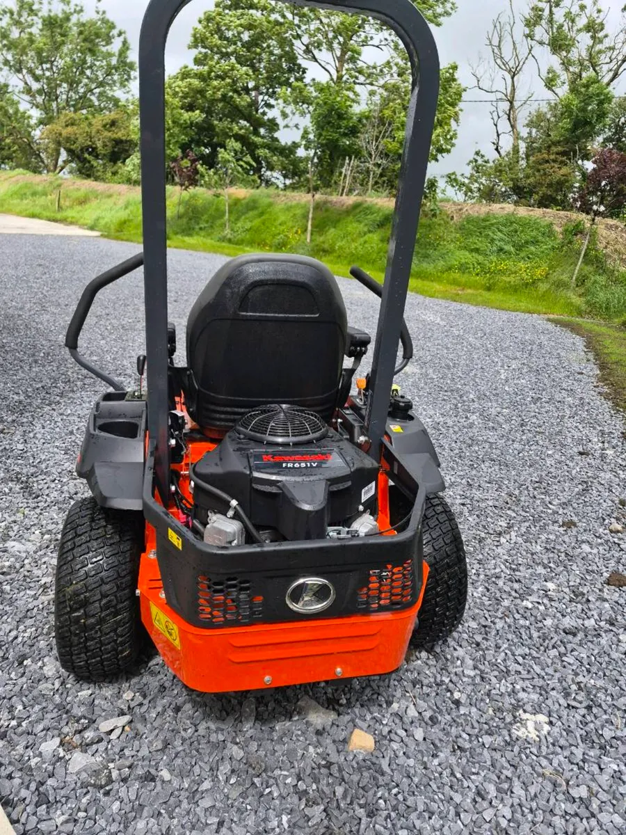 Kubota Z122R zero turn - Image 3