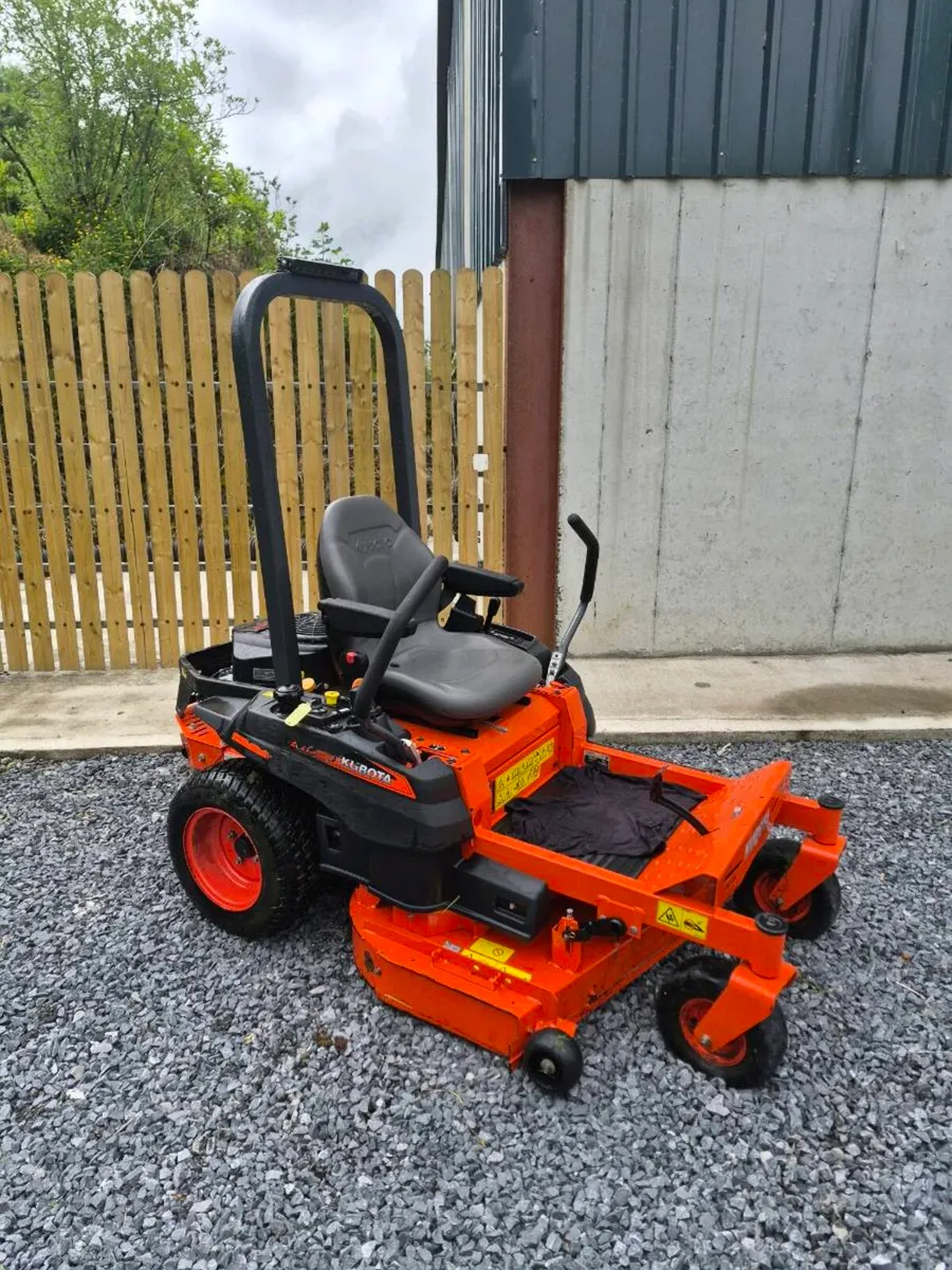 Kubota Z122R zero turn - Image 2