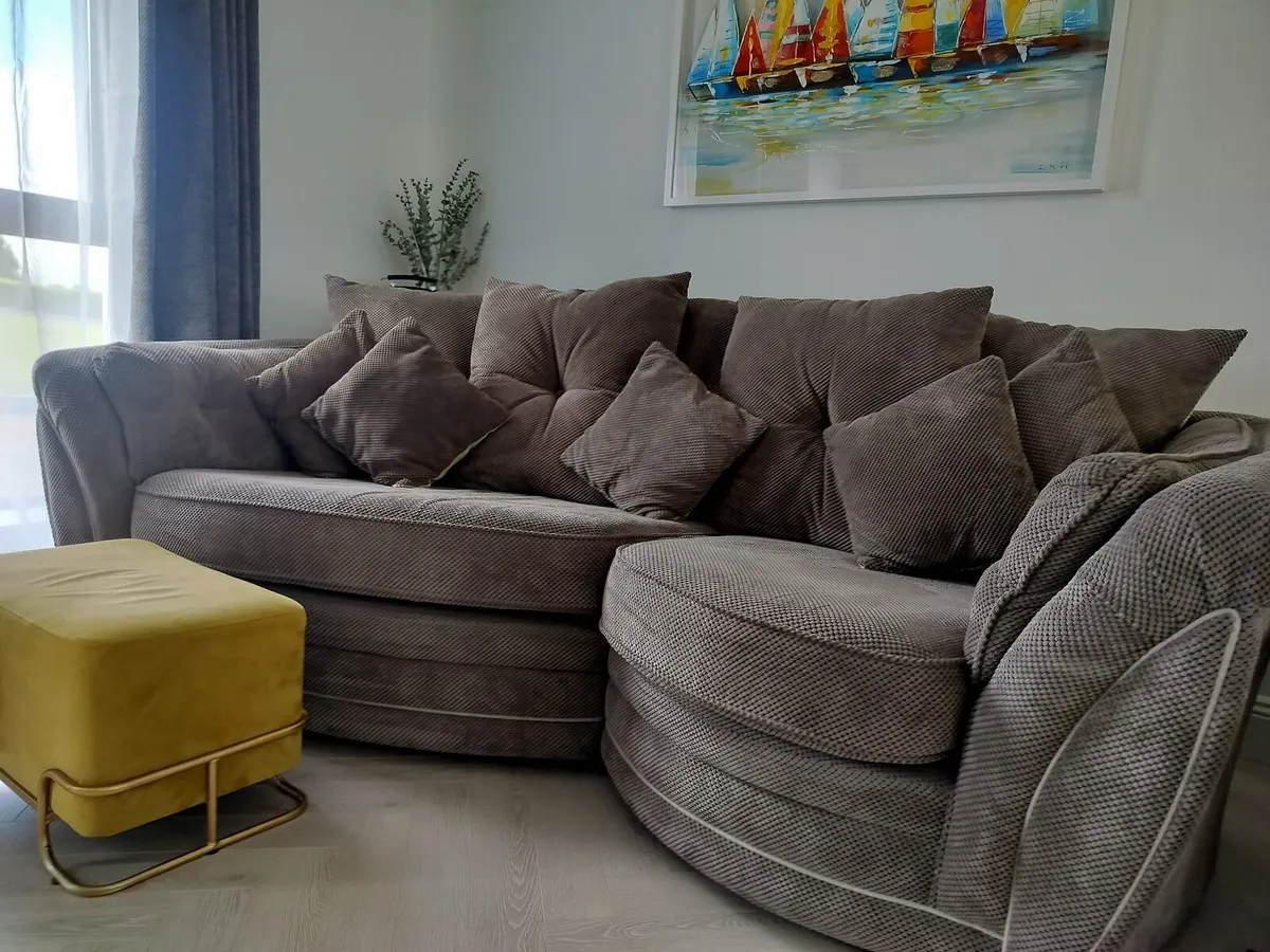 Furniture - Image 4
