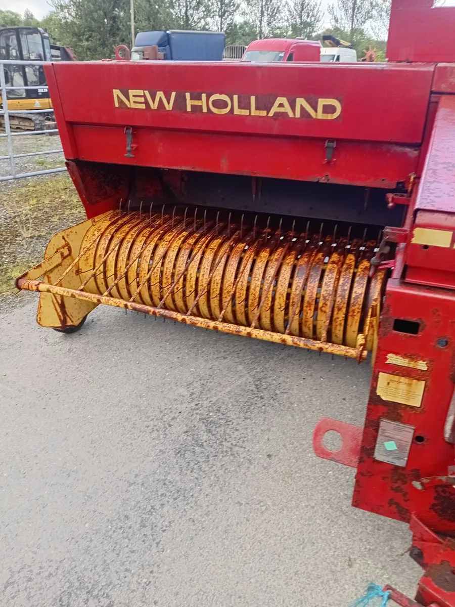 New Holland 376 Square Baler - Image 3