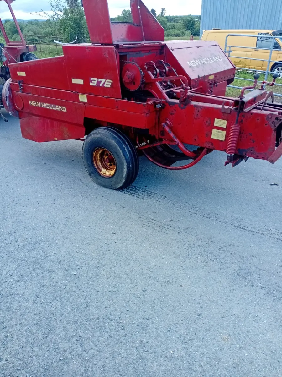 New Holland 376 Square Baler - Image 4