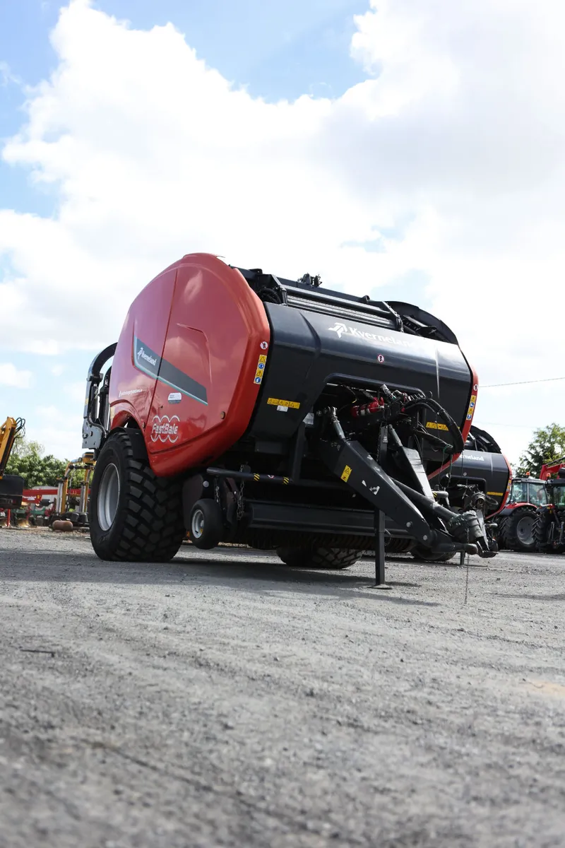 2022 Kverneland Fastbale baler - Image 2