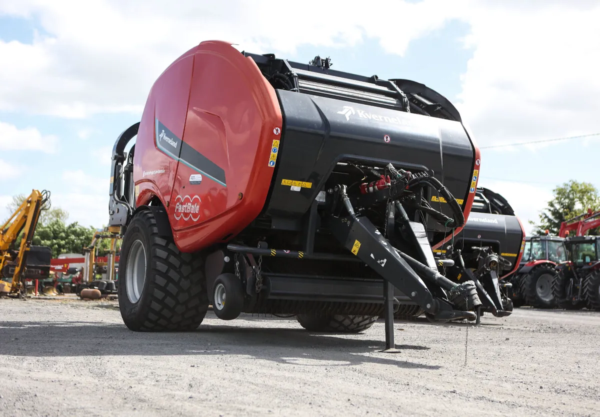 2022 Kverneland Fastbale baler - Image 1