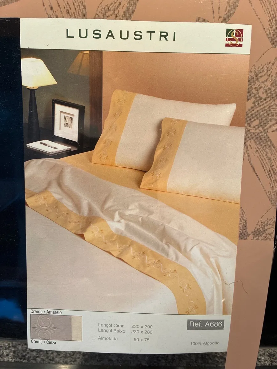 Bedroom Linen - Image 1