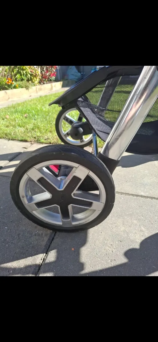 Silver Cross Pioneer Travel System – Full Bundle - Image 3