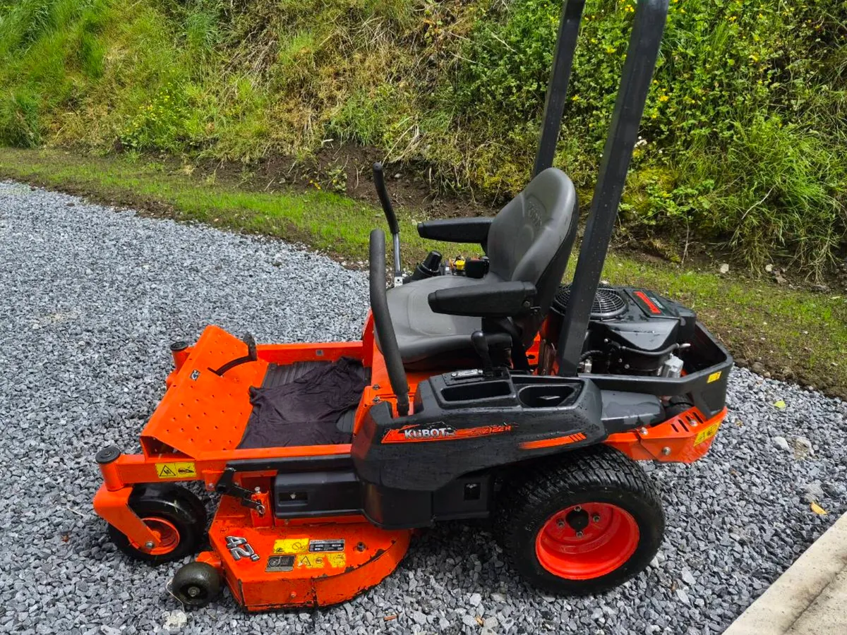 Kubota Z122R zero turn - Image 4