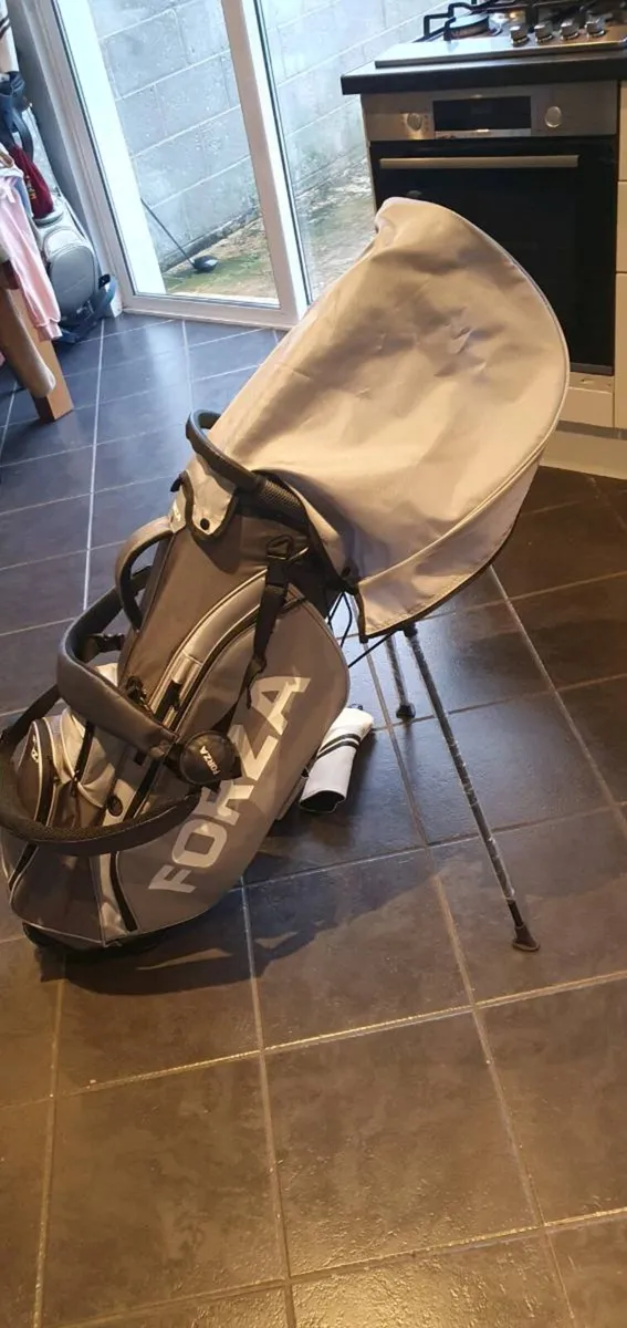 TOP OF RANGE SET OF GOLF GLUBS - Image 4