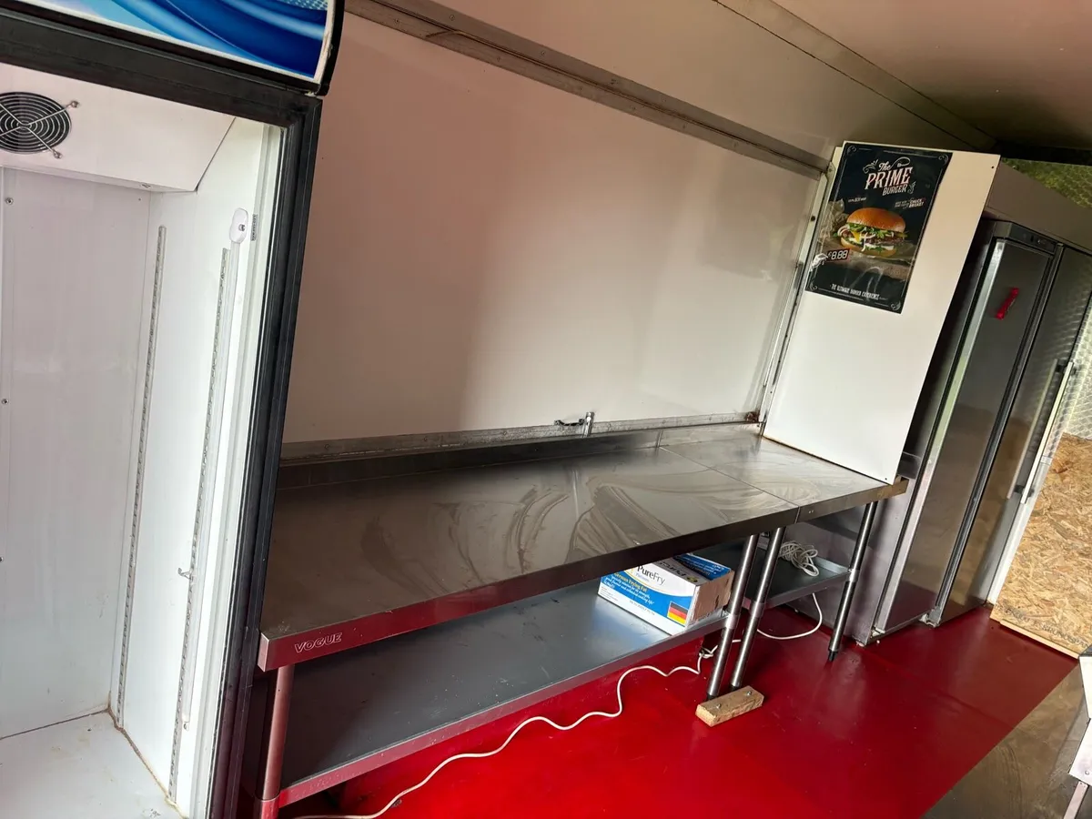 18ft butlers catering trailer - Image 3