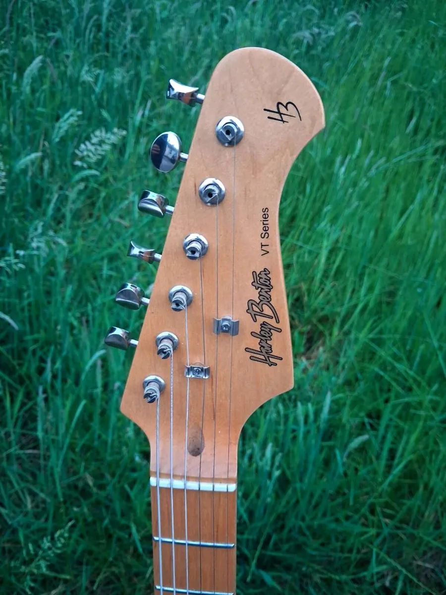 Electric guitar - Image 3