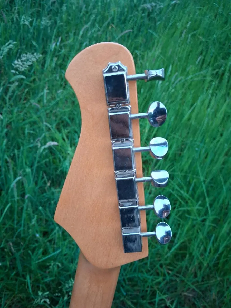 Electric guitar - Image 4