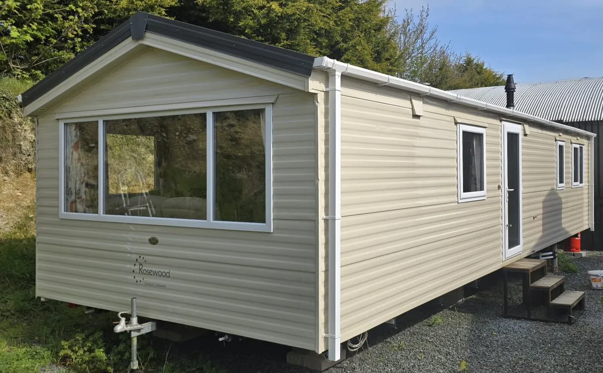 2019 Rosewood 2-Bedroom Mobile Home - Image 1