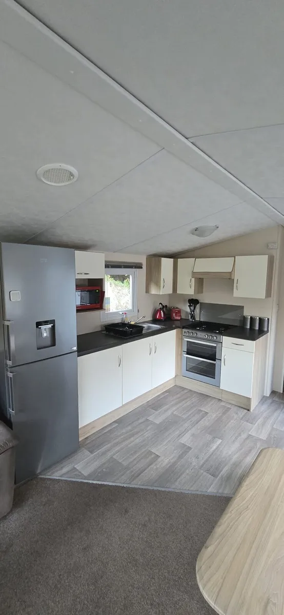 2019 Rosewood 2-Bedroom Mobile Home - Image 2
