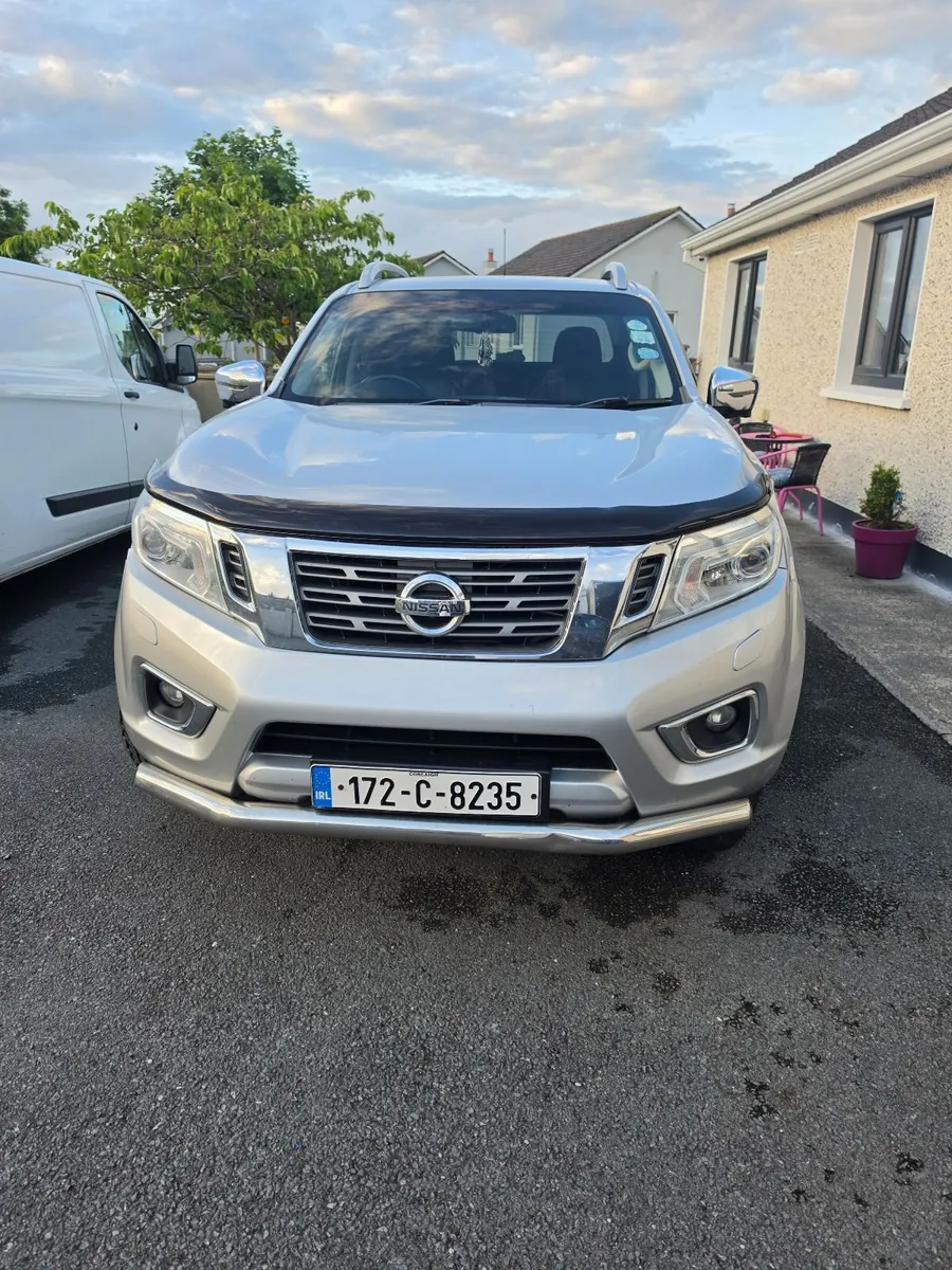 Nissan Navara tekkna top spec  2017 - Image 2