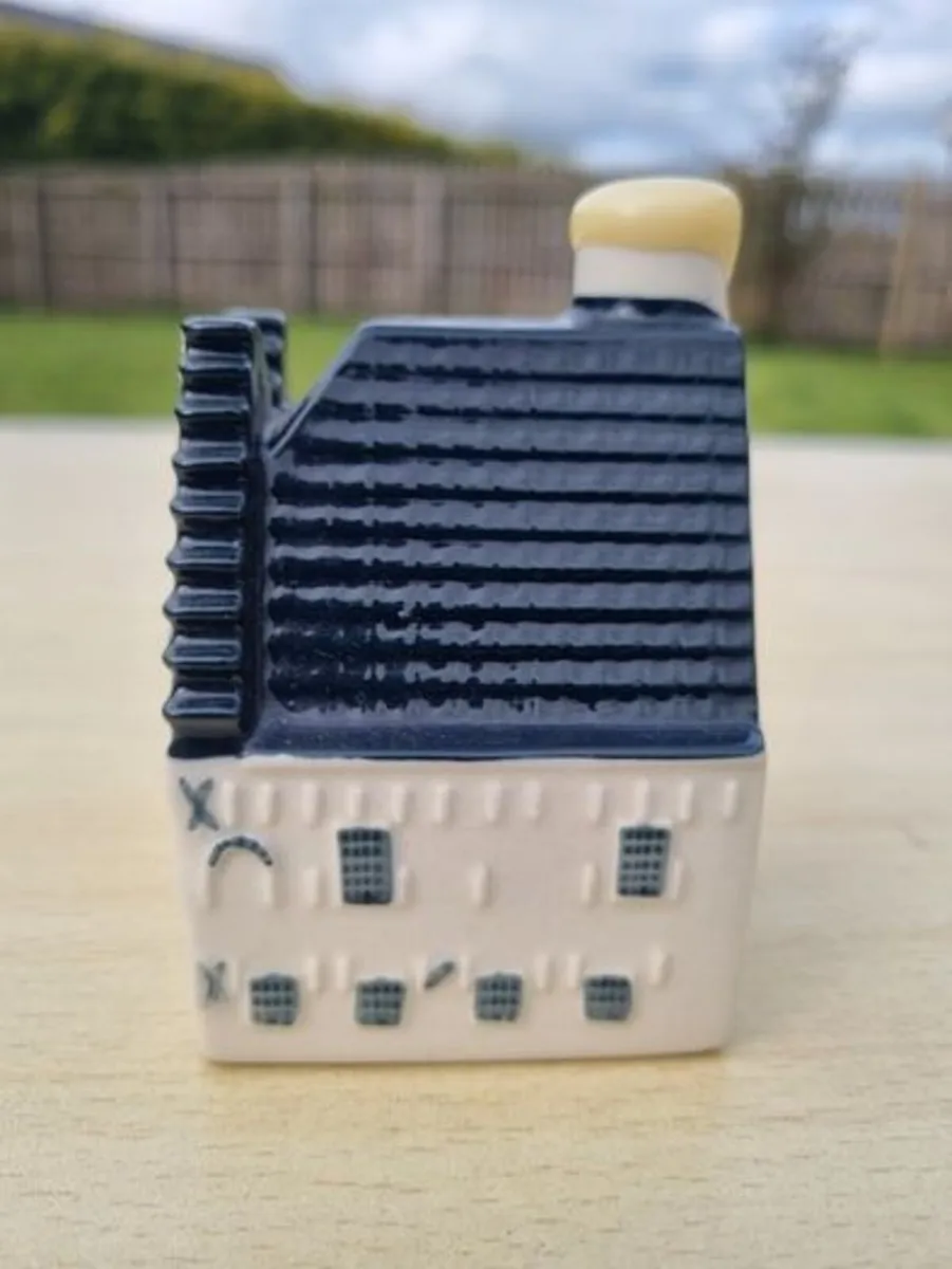 Collectible ceramic of Dutch house no.87 by KLM - Image 2
