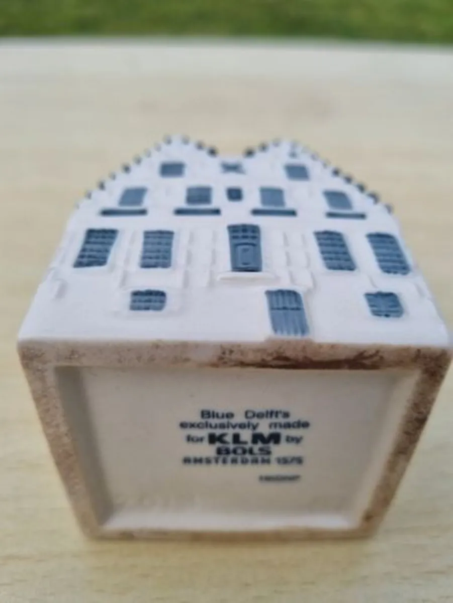 Collectible ceramic of Dutch house no.87 by KLM - Image 4