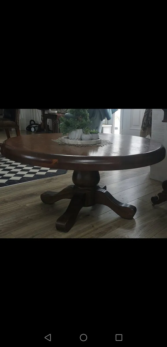 Solid Oak Round Coffee Table C/W Pedestal