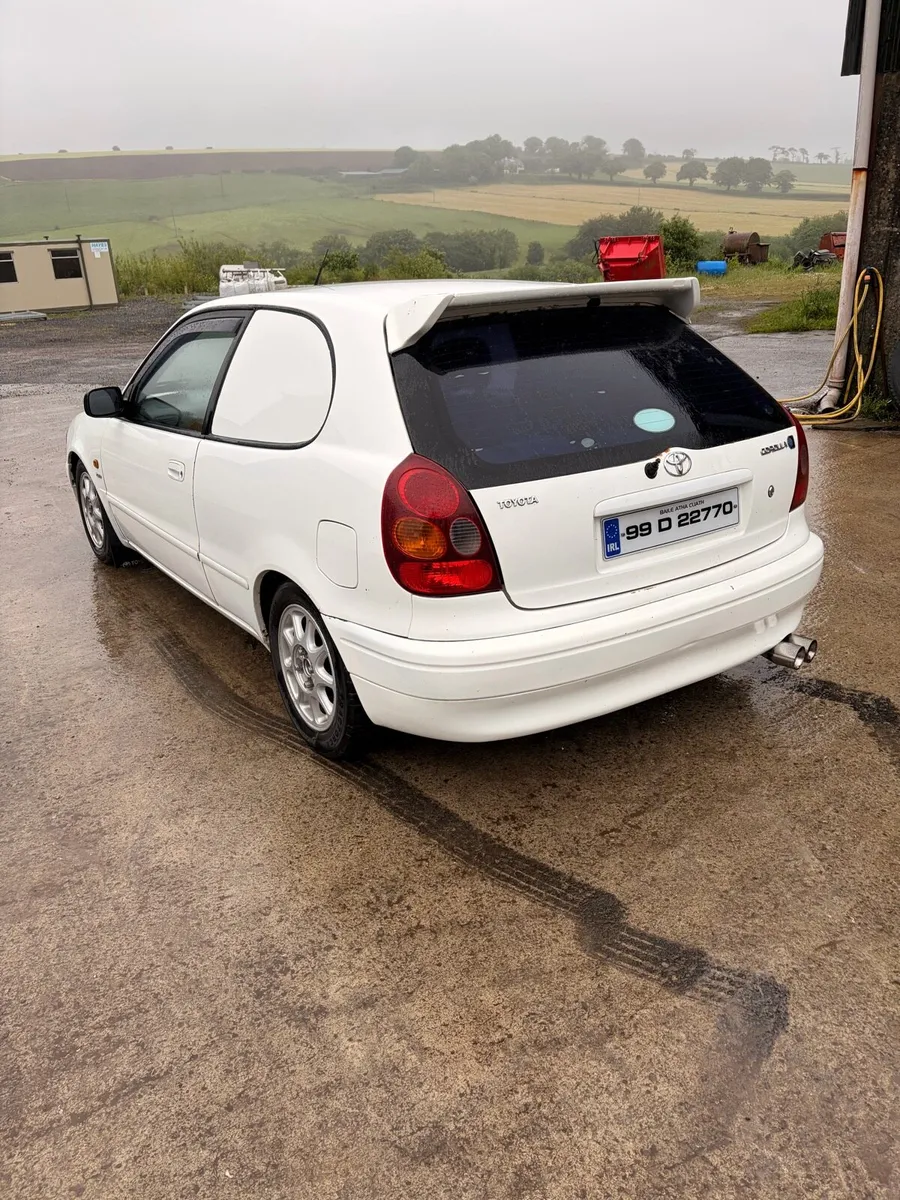 Toyota Corolla van 2litre diesel - Image 4