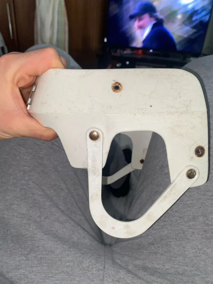 Old hurling helmet - Image 3