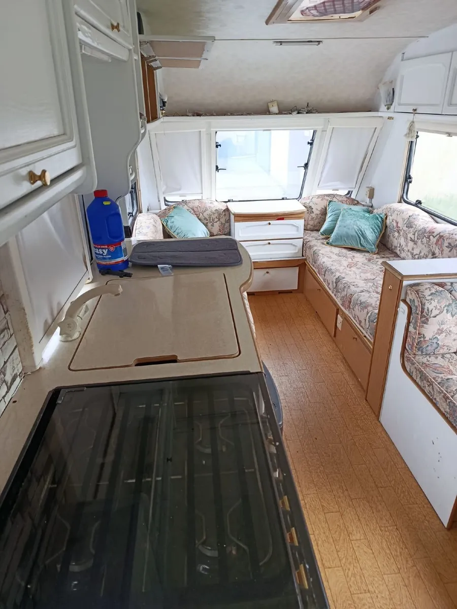 Caravan 4 Berth - Image 4