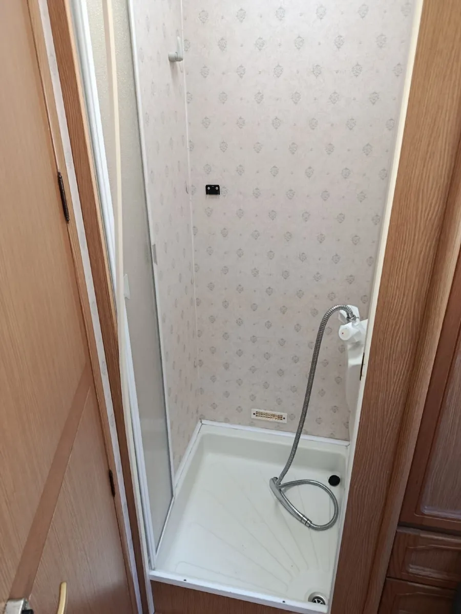 Caravan 4 Berth - Image 2
