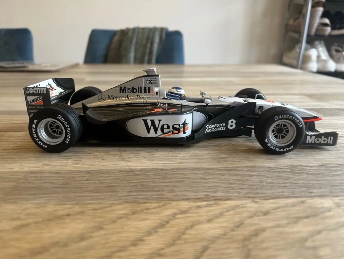 1:18 Minichamps 1998 McLaren Mika Hakkinen - Image 4