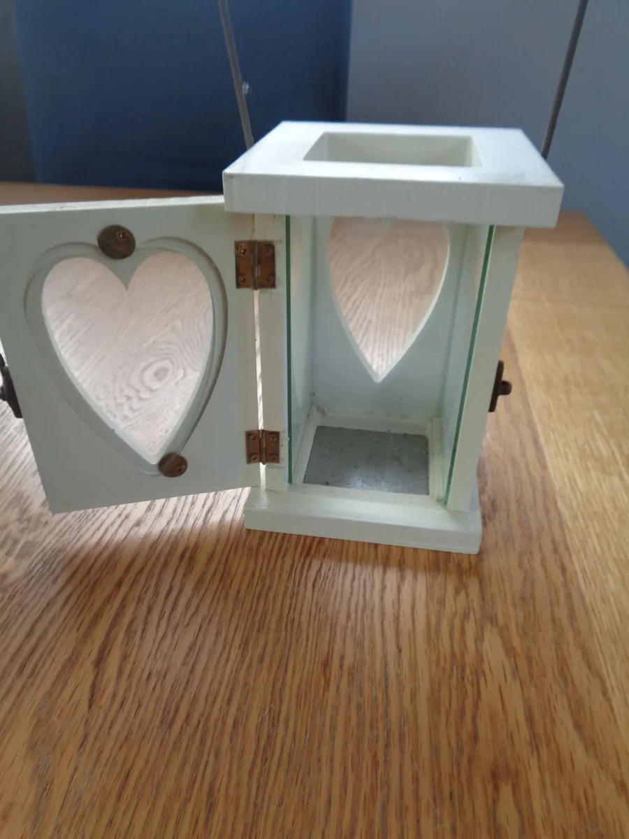 Shabby Chic Wooden Lanterns x 4 for Sale - Image 4