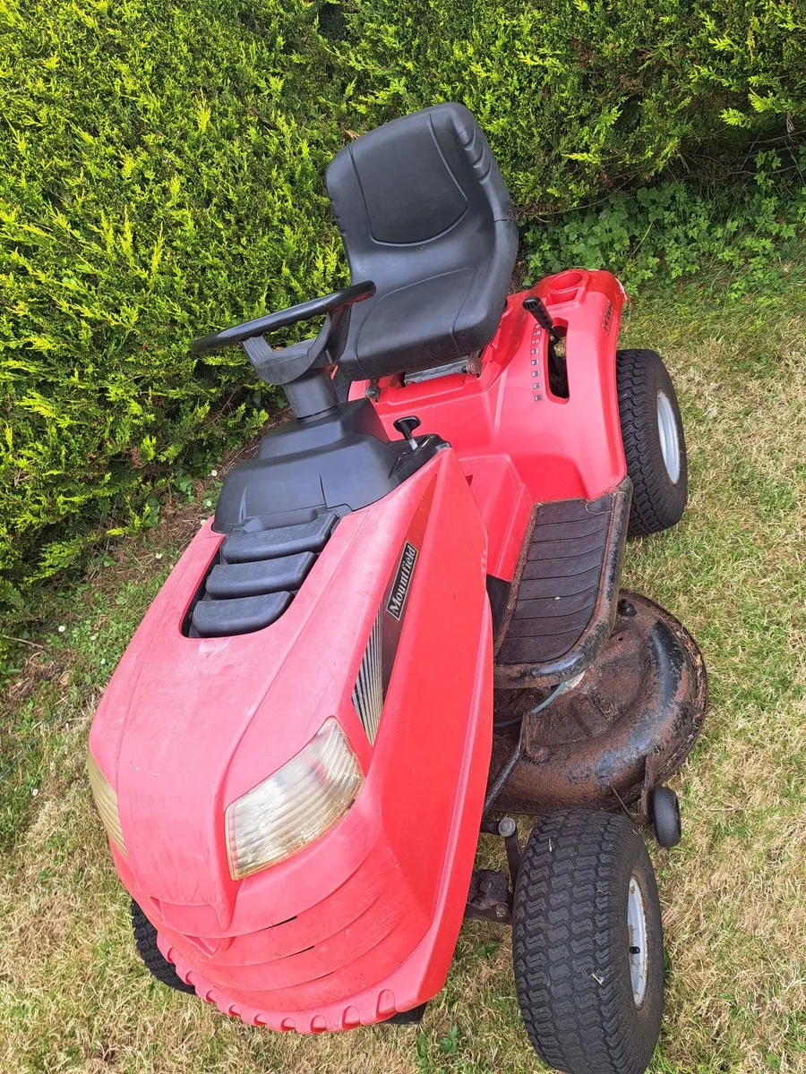 Ride on lawn mower - Image 2