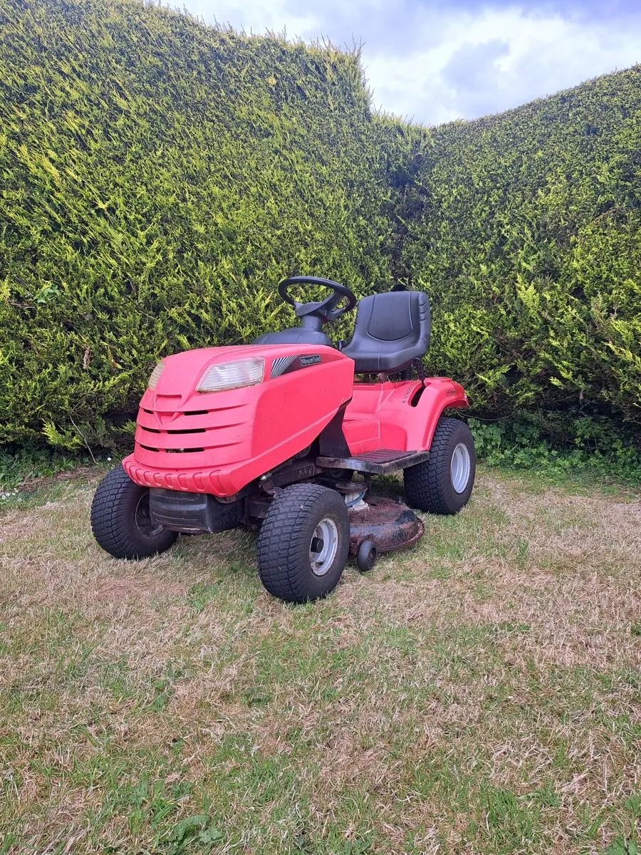 Ride on lawn mower - Image 1