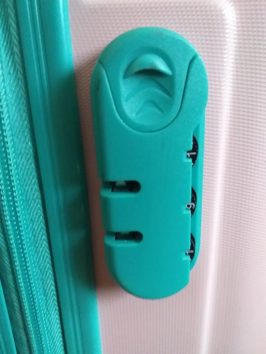 CABIN BAGGAE SIZESUITCASE - Image 4