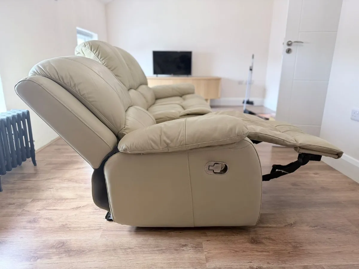 Leather recliner 3 piece suite - Image 3