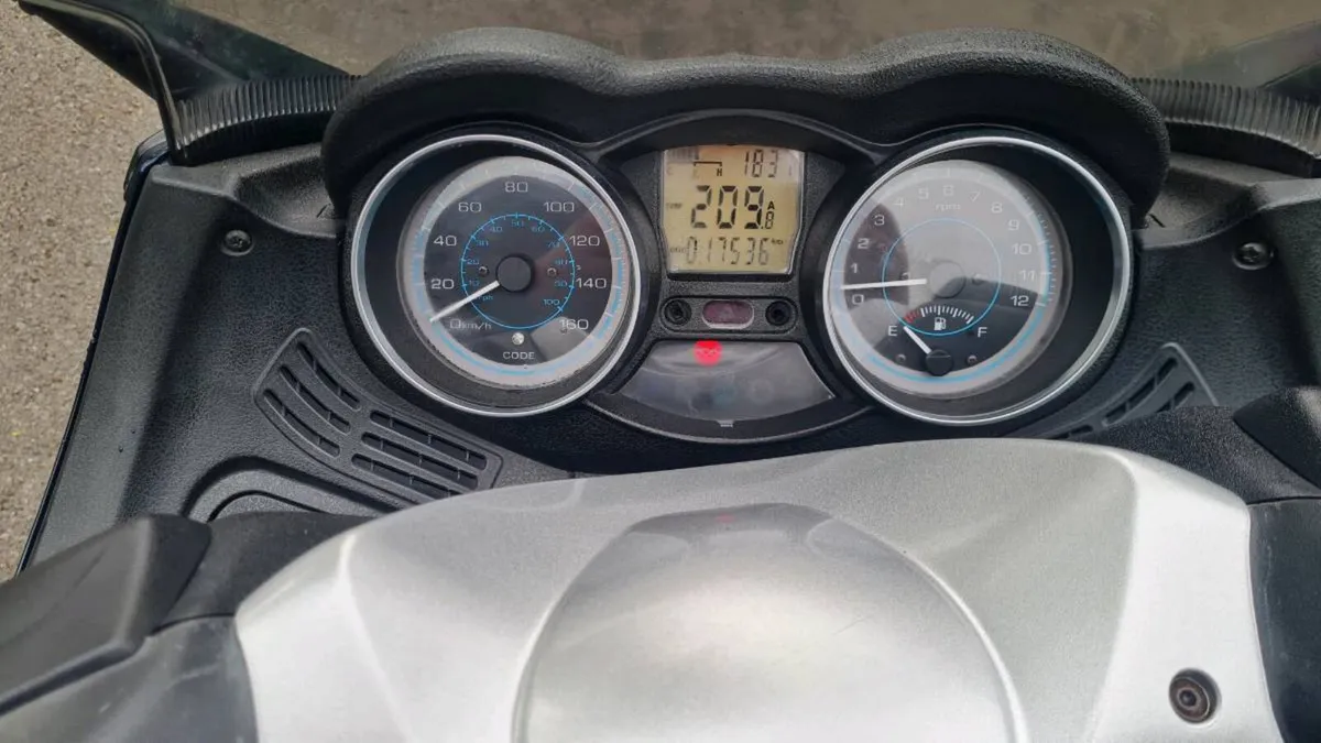 Piaggio XEvo 125 - Image 4