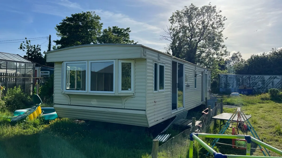 Willerby Lyndhurst 37x12 - Image 2