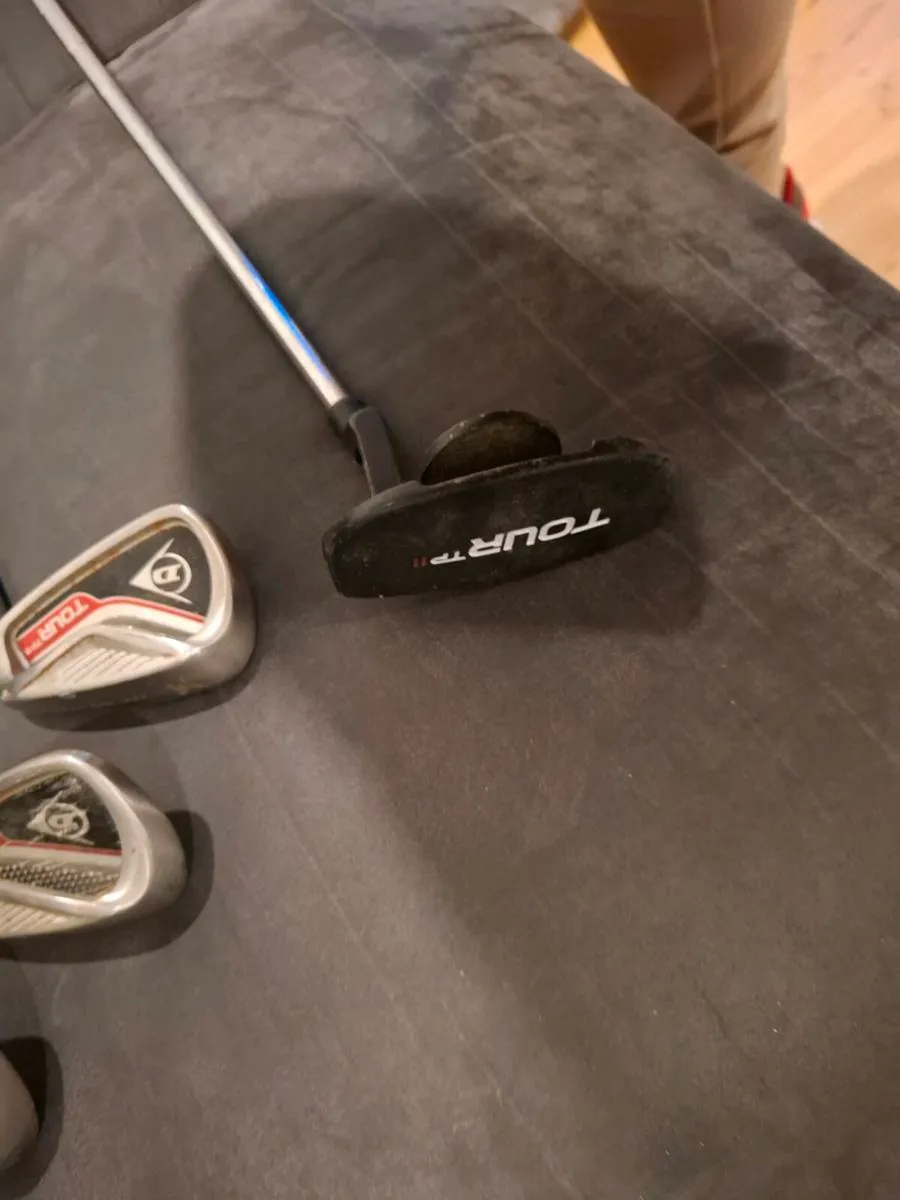 Dunlop tour irons and putters - Image 3