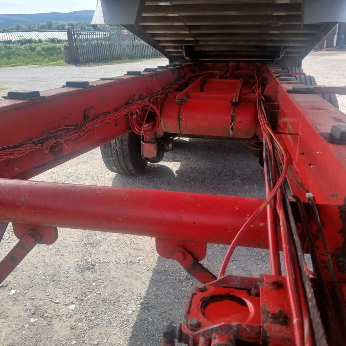 Rothdean tipping trailer 36ft - Image 3