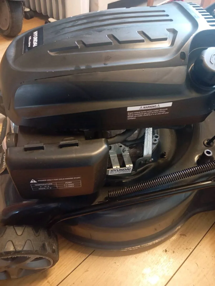 Pro-lawn self drive lawnmower - Image 3