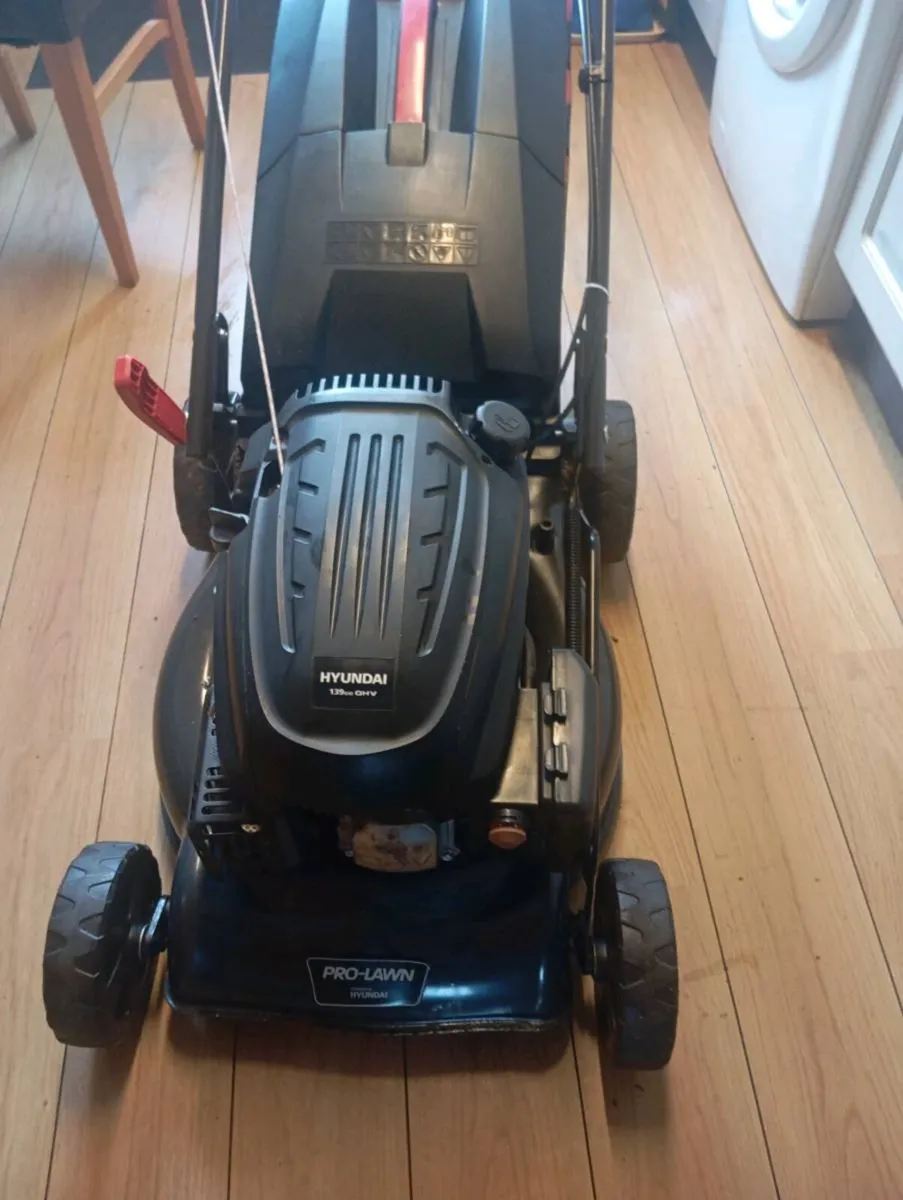 Pro-lawn self drive lawnmower - Image 1