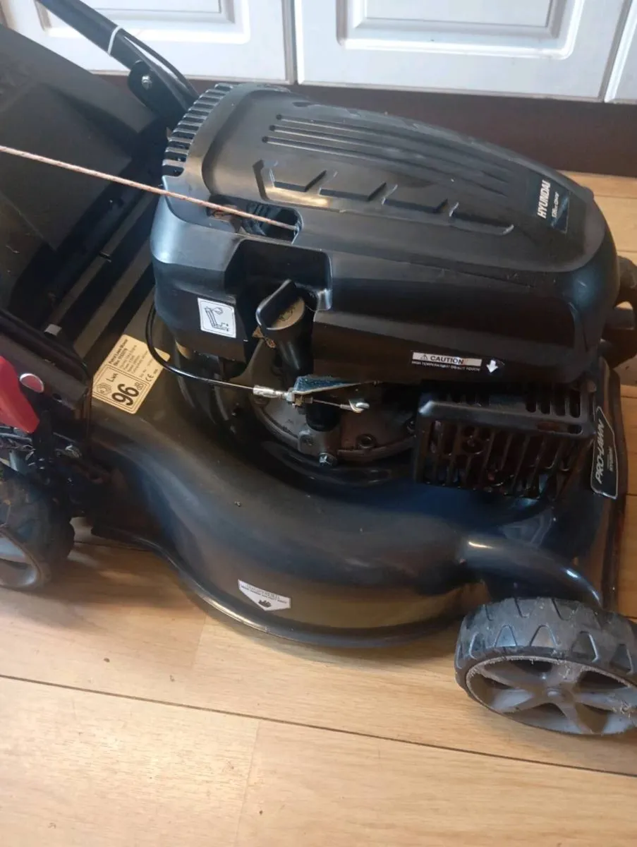 Pro-lawn self drive lawnmower - Image 2