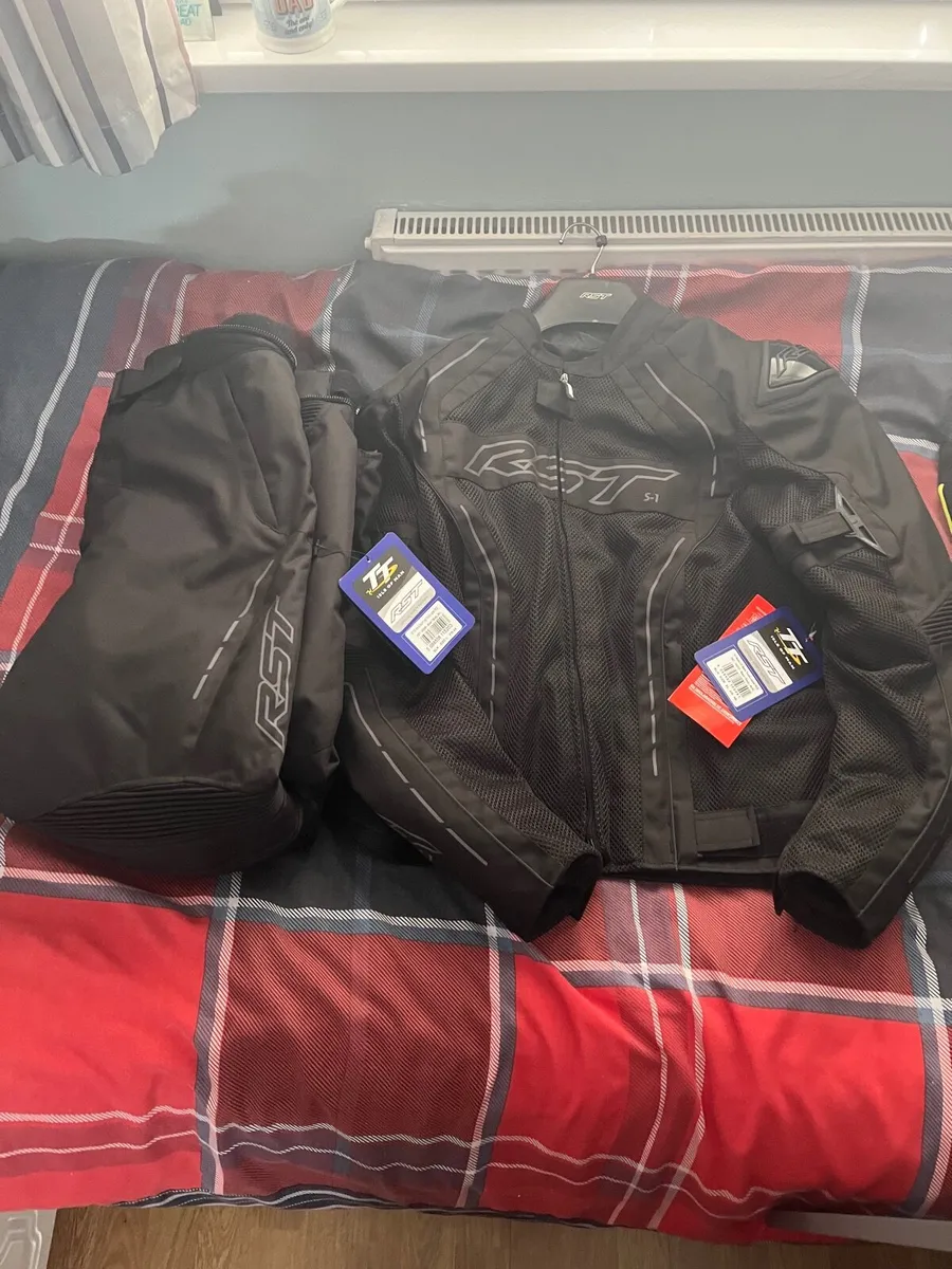 Rst  Isle of Man TT motorbike set - Image 2