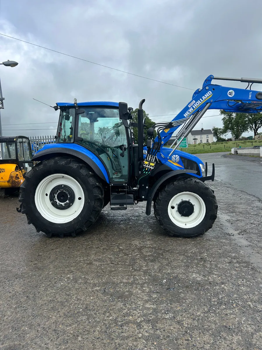 2021 New Holland T5.105 c/w loader - Image 4