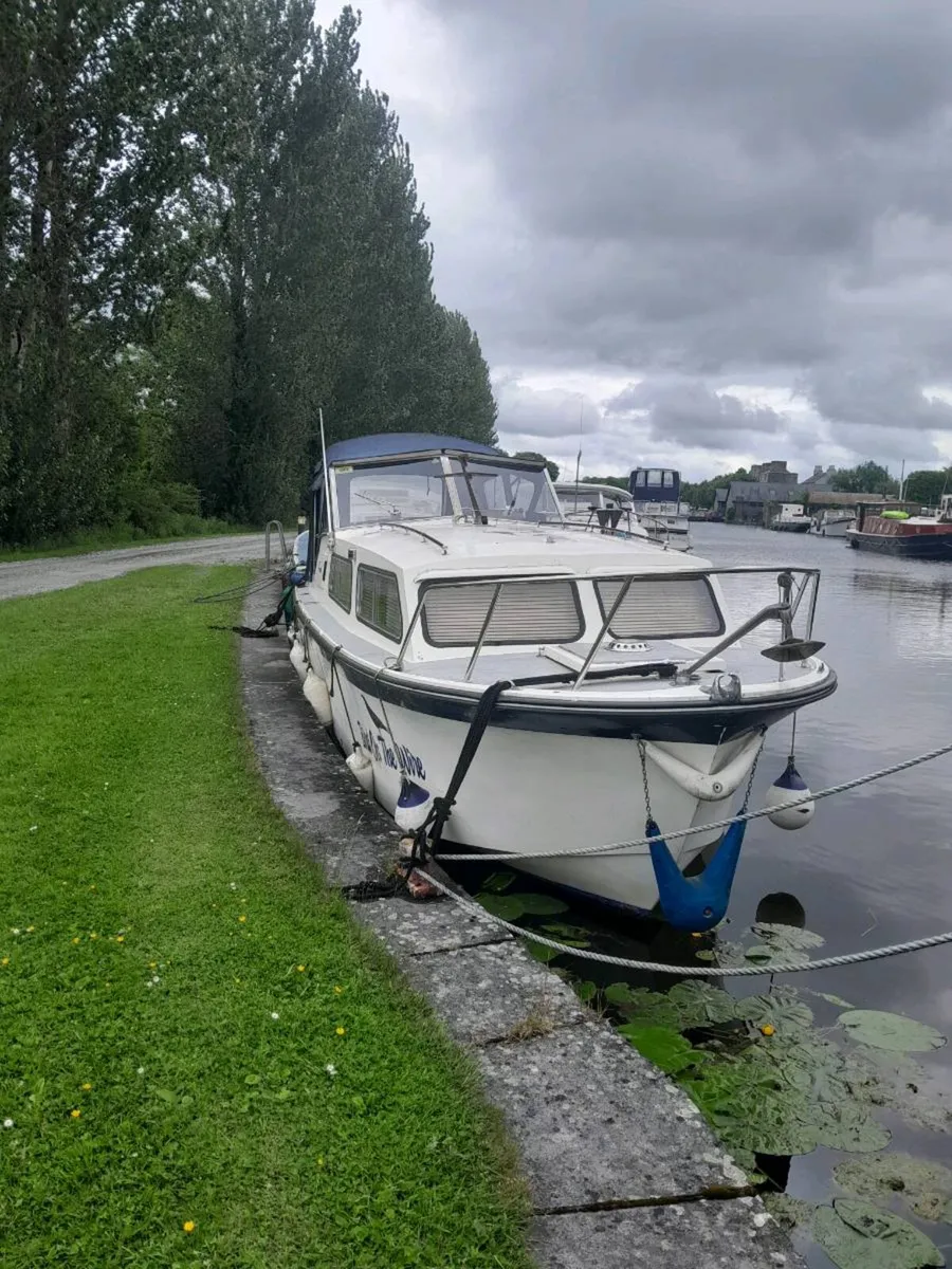 Cruisers  boat - Image 1