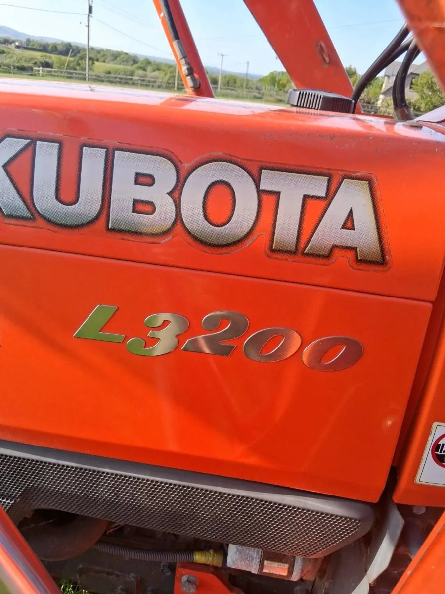 Kubota L3200 Tractor - Image 4