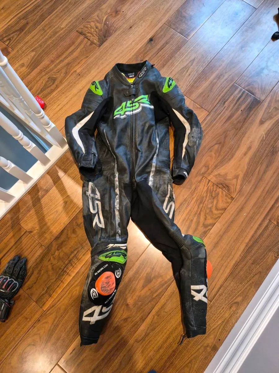 Leathers,boots,gloves,back,chestprotector,airbag - Image 1
