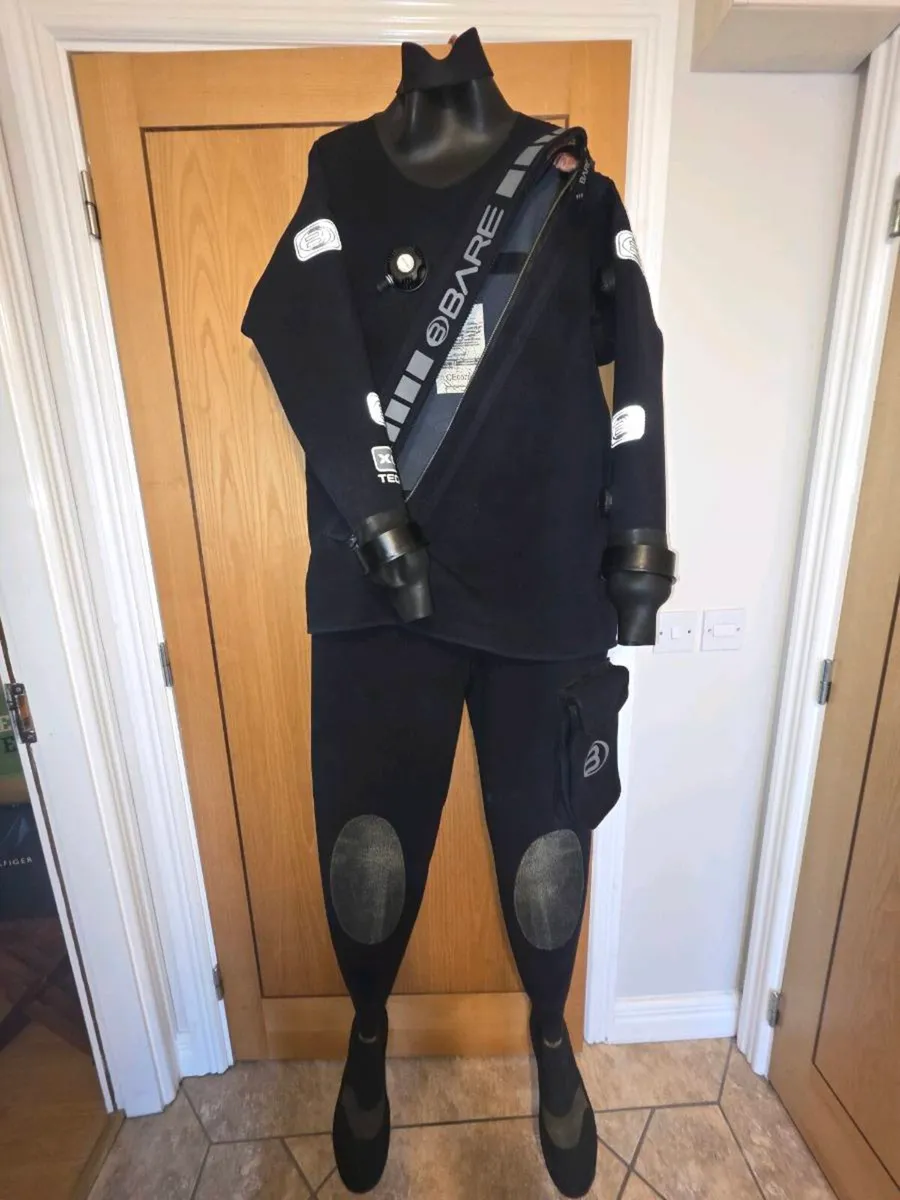  Bare Mens Large XCD2 Tech Dry Suit - Image 1