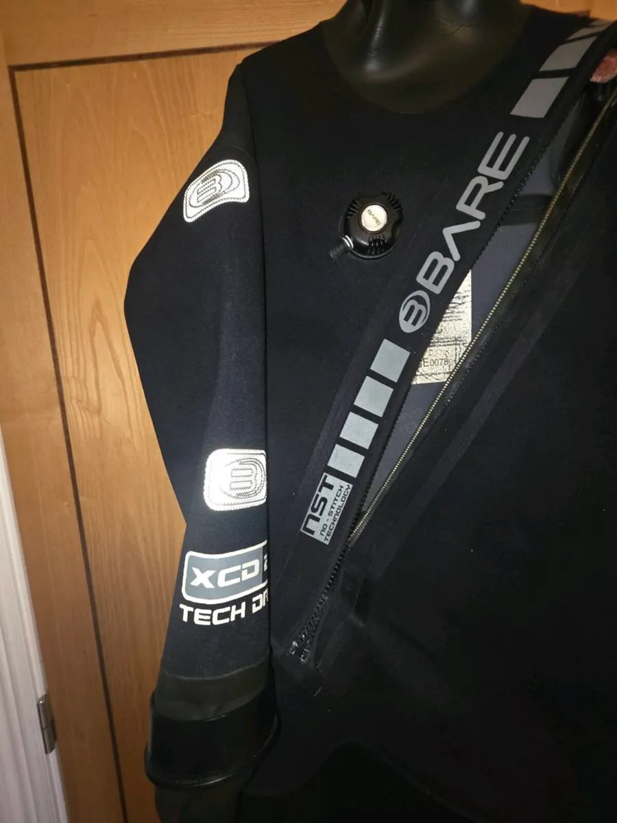  Bare Mens Large XCD2 Tech Dry Suit - Image 2